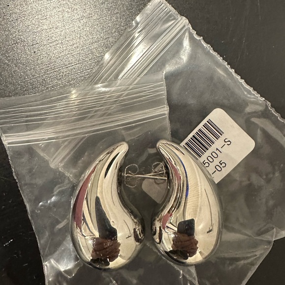 Chunky silver Hoop Earrings for Women - Picture 2 of 2